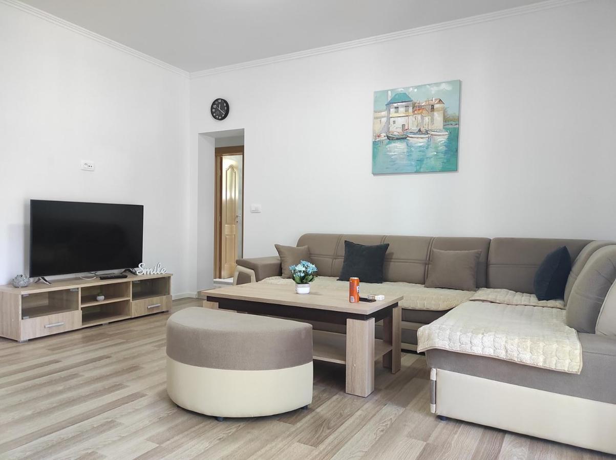 One Bedroom Apartment Gogo With Private Parking Neum Esterno foto