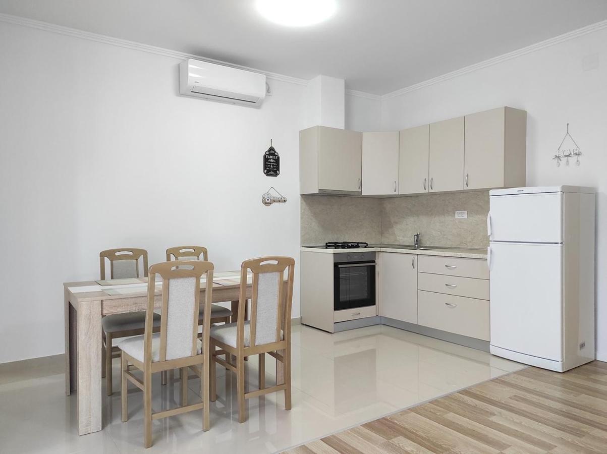One Bedroom Apartment Gogo With Private Parking Neum Esterno foto